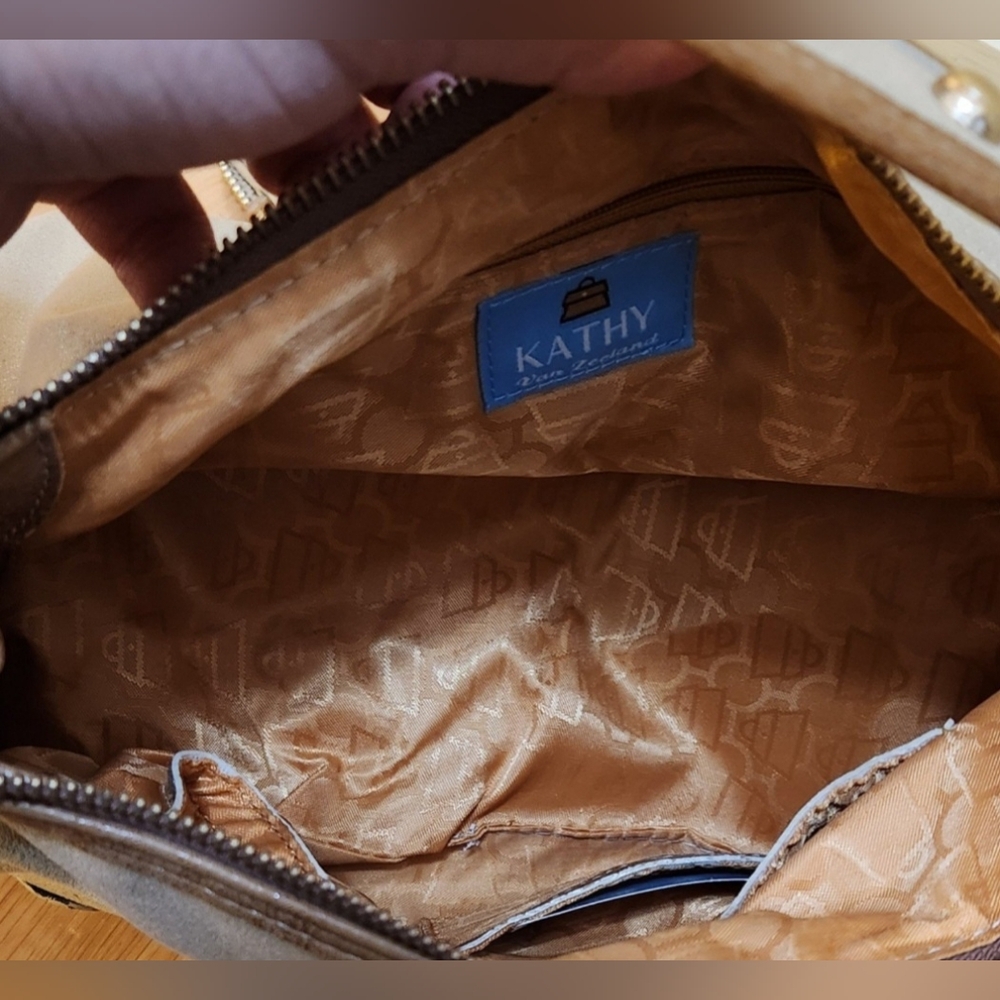 💵SOLD💵 Kathy Van Zeeland Vintage Y2K EUC Champagne & Brown Purse - Picture 6 of 10